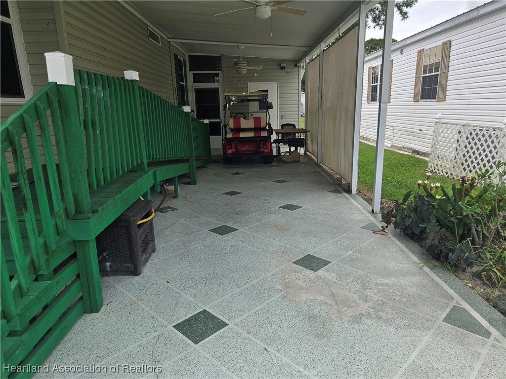 429 Sunbird Square Sebring, FL 33872 - Photo 2 of 32