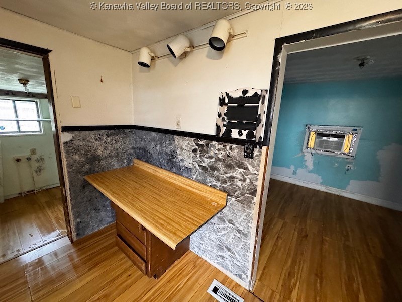 408 Rotary Road Huntington, WV 25705 - Photo 10 of 26 Gallery Image 10