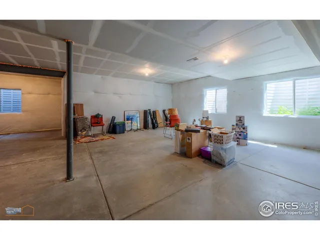 a view of utility room