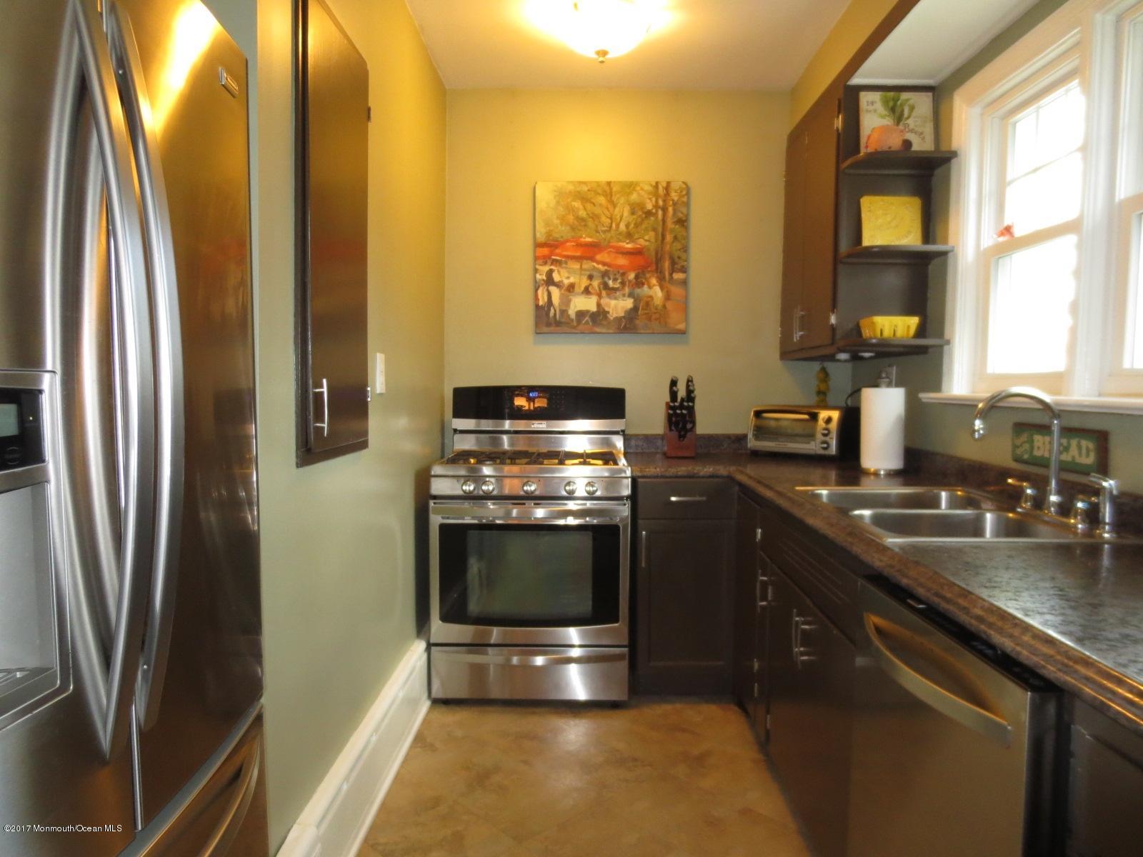 91 Aberdeen Road Matawan, NJ 07747 - Photo 2 of 6 Kitchen