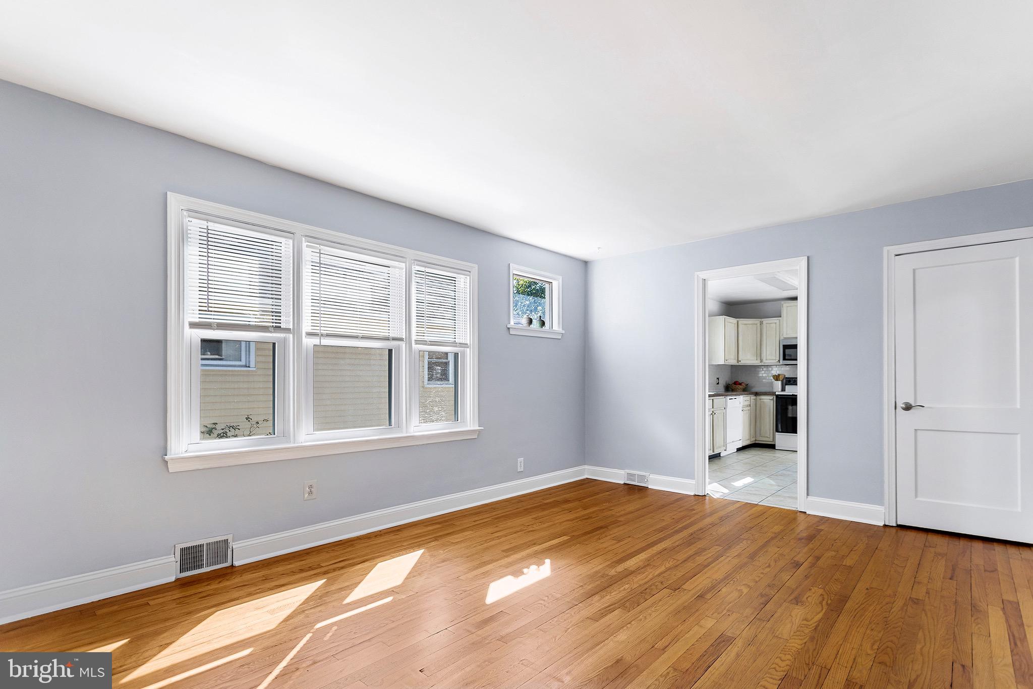 208 Walnut Road Wallingford, PA 19086 - Photo 3 of 20