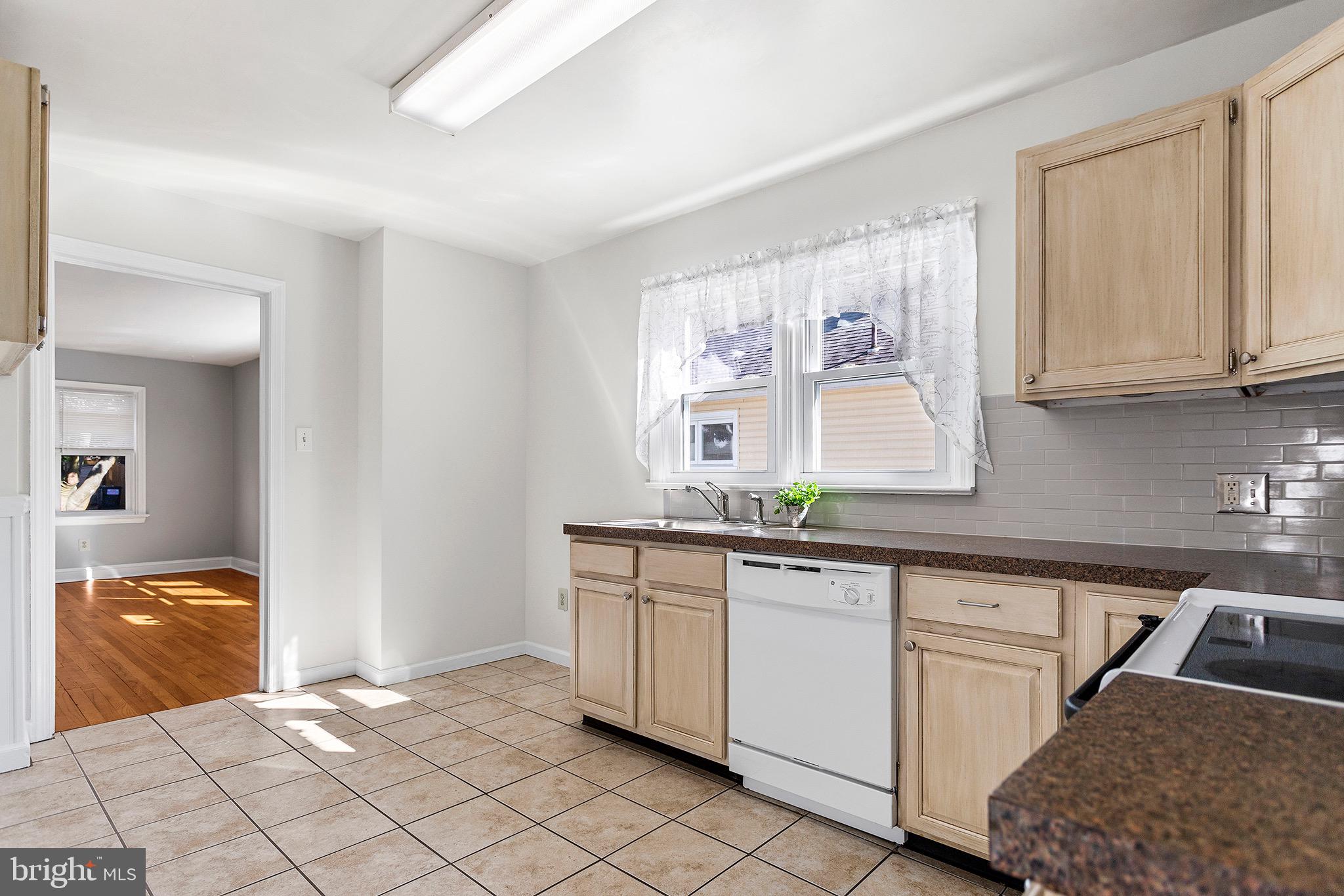 208 Walnut Road Wallingford, PA 19086 - Photo 7 of 20
