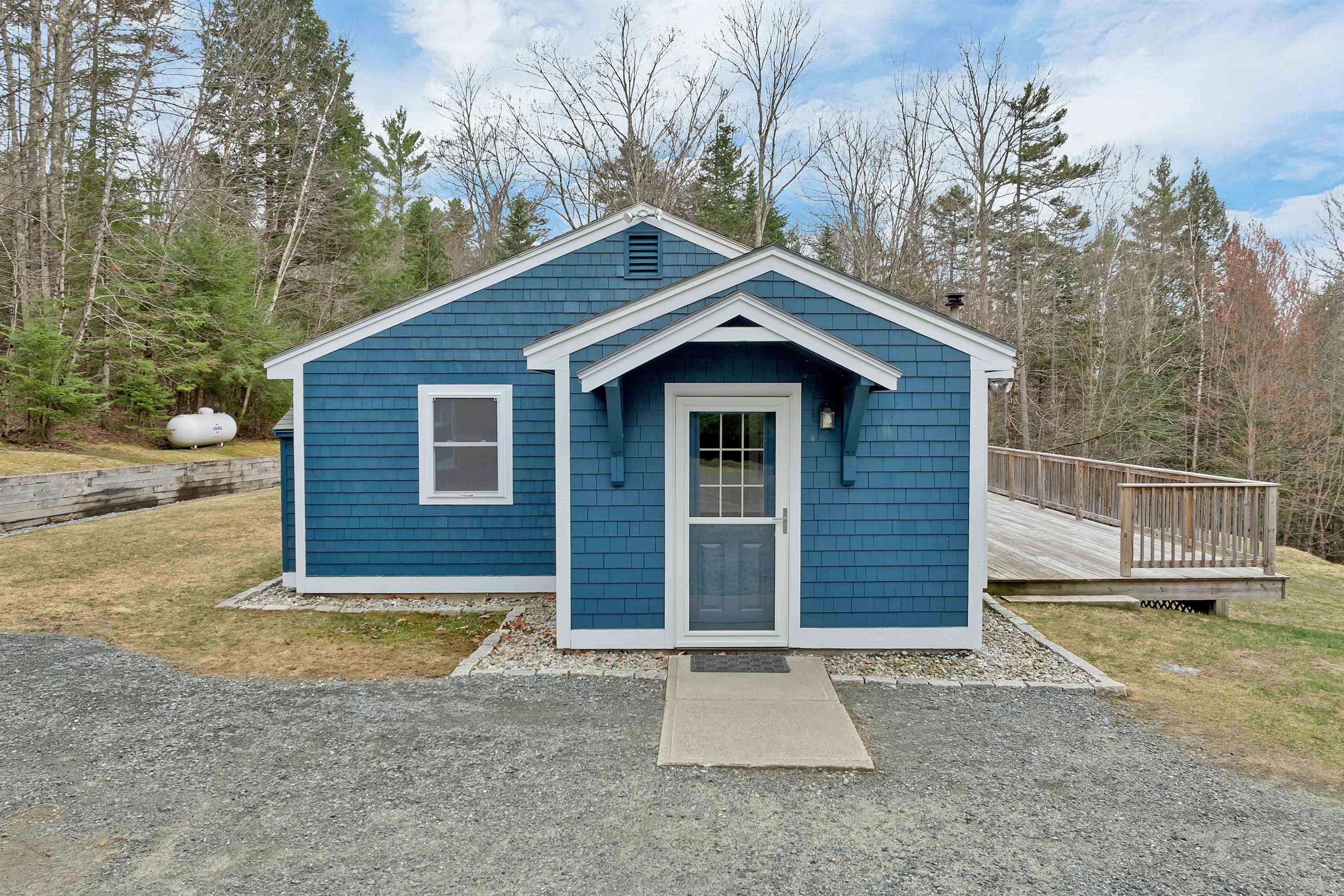 80 Doc's Drive Grantham, NH 03753 - Photo 3 of 34