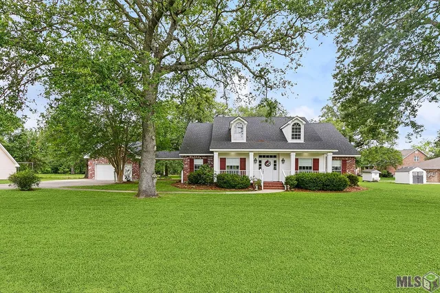 $369,900 | 186 Sarah Victoria Drive, Belle Chasse, LA 70037