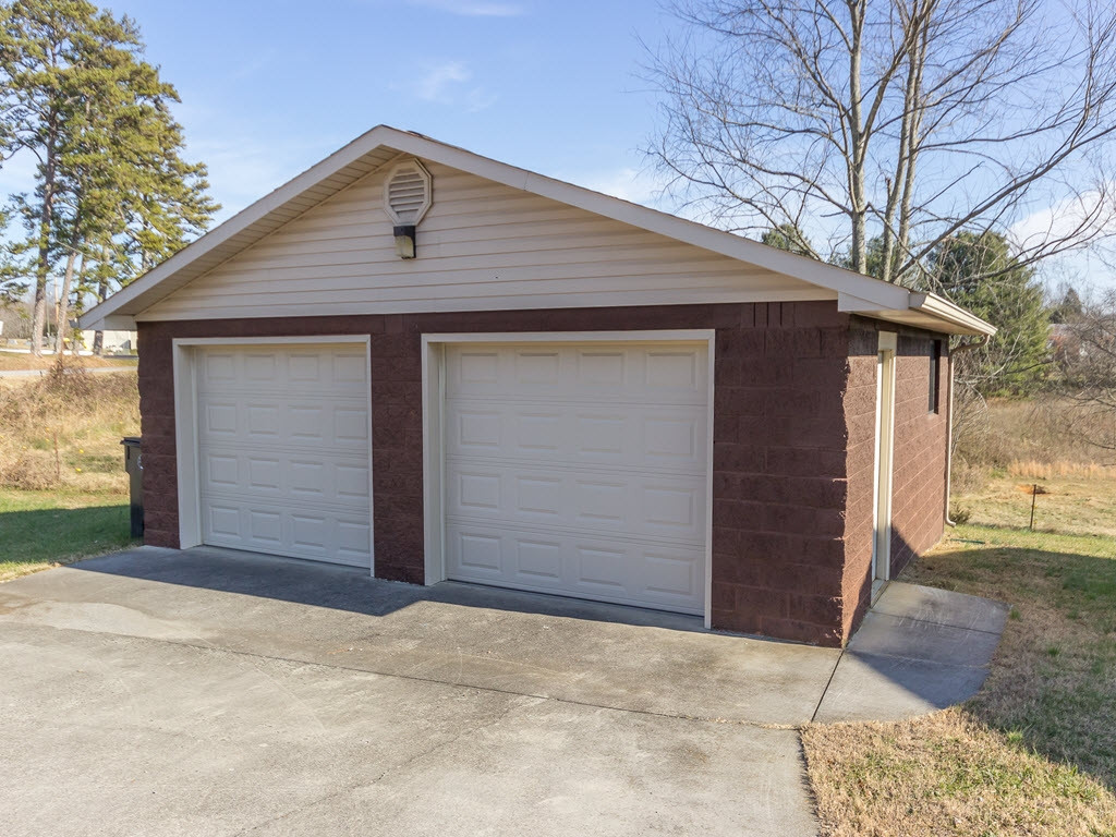 678 Noes Chapel Road Morristown, TN 37814 - Photo 3 of 31 Photo 3