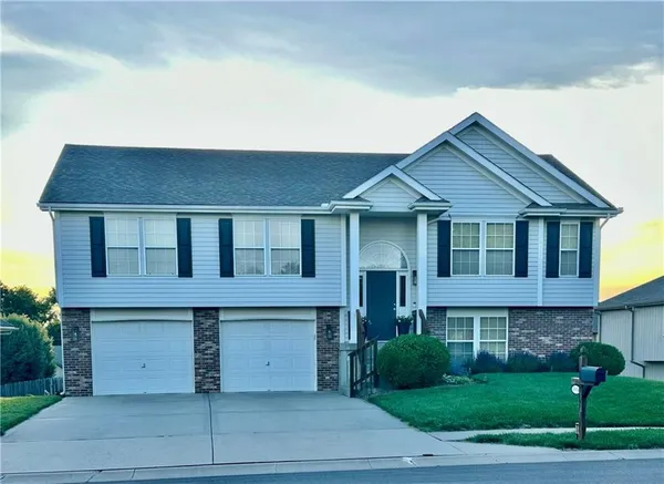 $375,000 | 1014 Northwest 113 Street, Kansas City, MO 64155