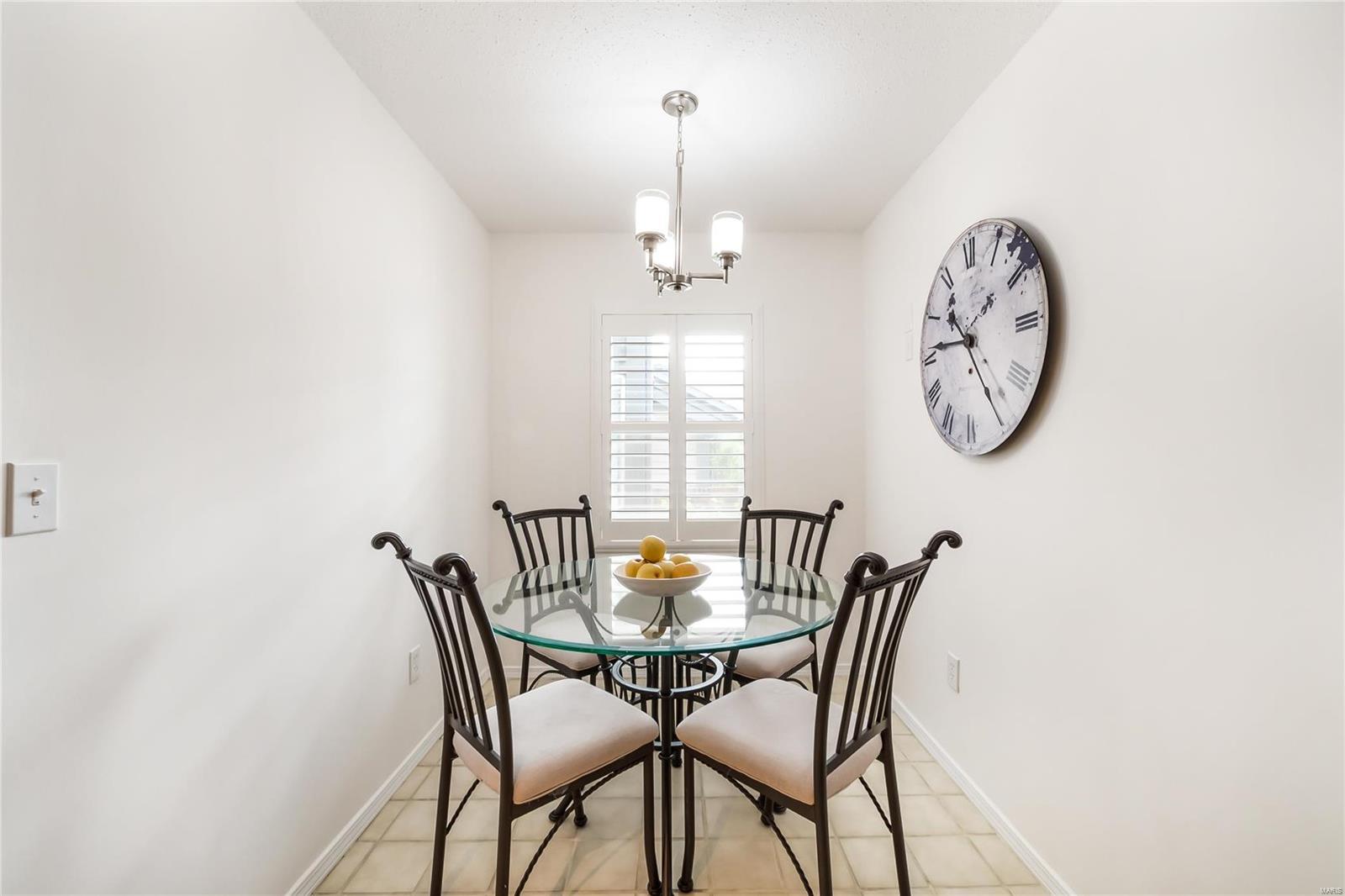 1072 North Spoede Road St. Louis, MO 63146 - Photo 15 of 33 Gallery Image 15