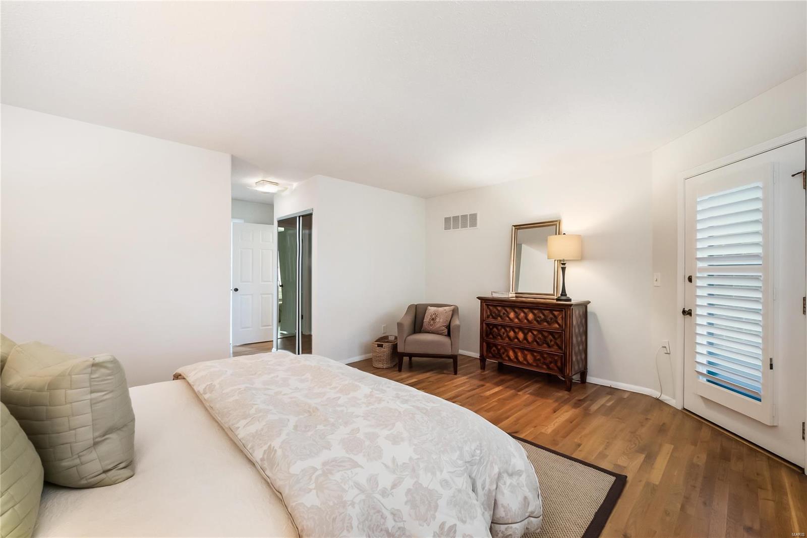 1072 North Spoede Road St. Louis, MO 63146 - Photo 17 of 33 Gallery Image 17