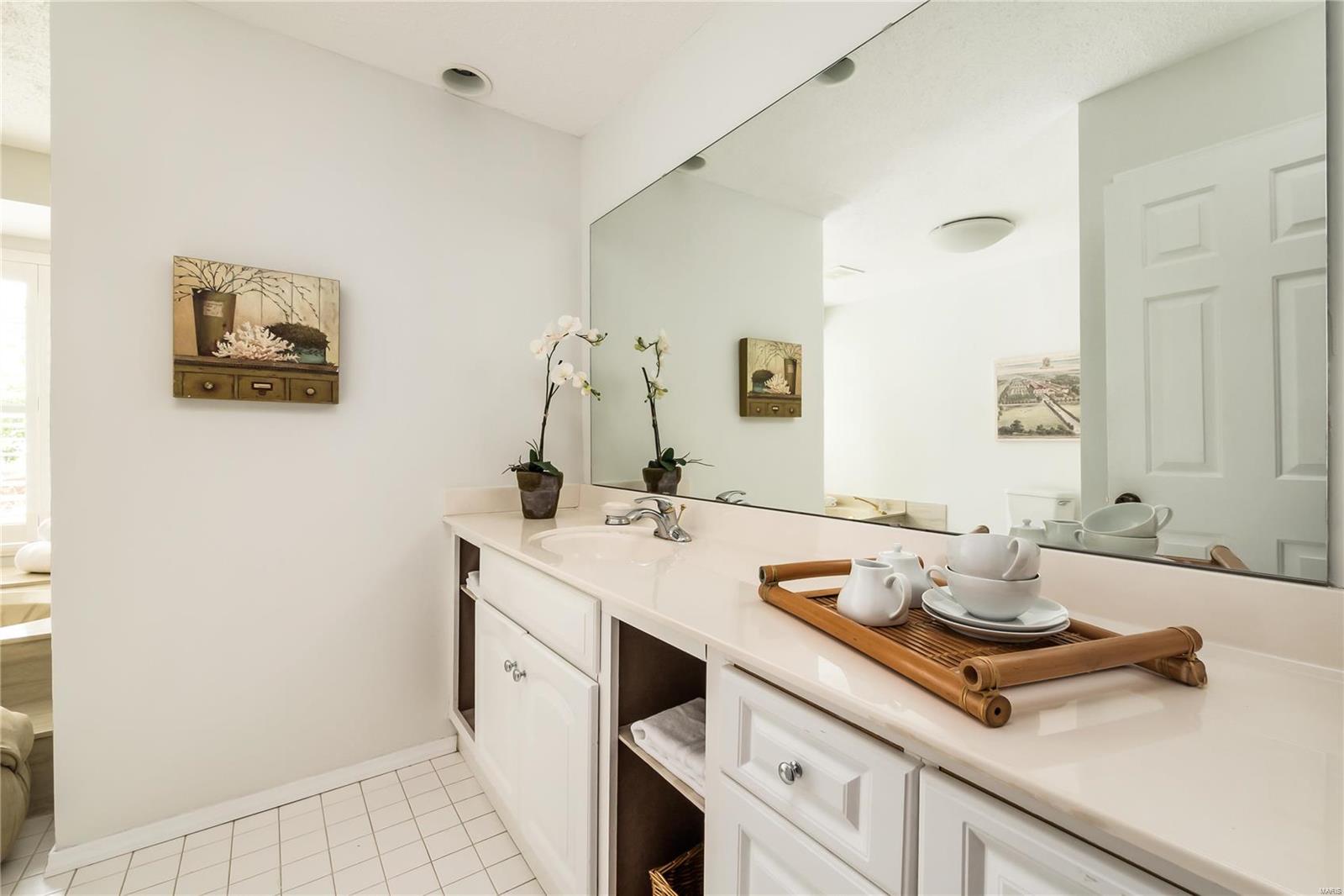1072 North Spoede Road St. Louis, MO 63146 - Photo 19 of 33 Gallery Image 19