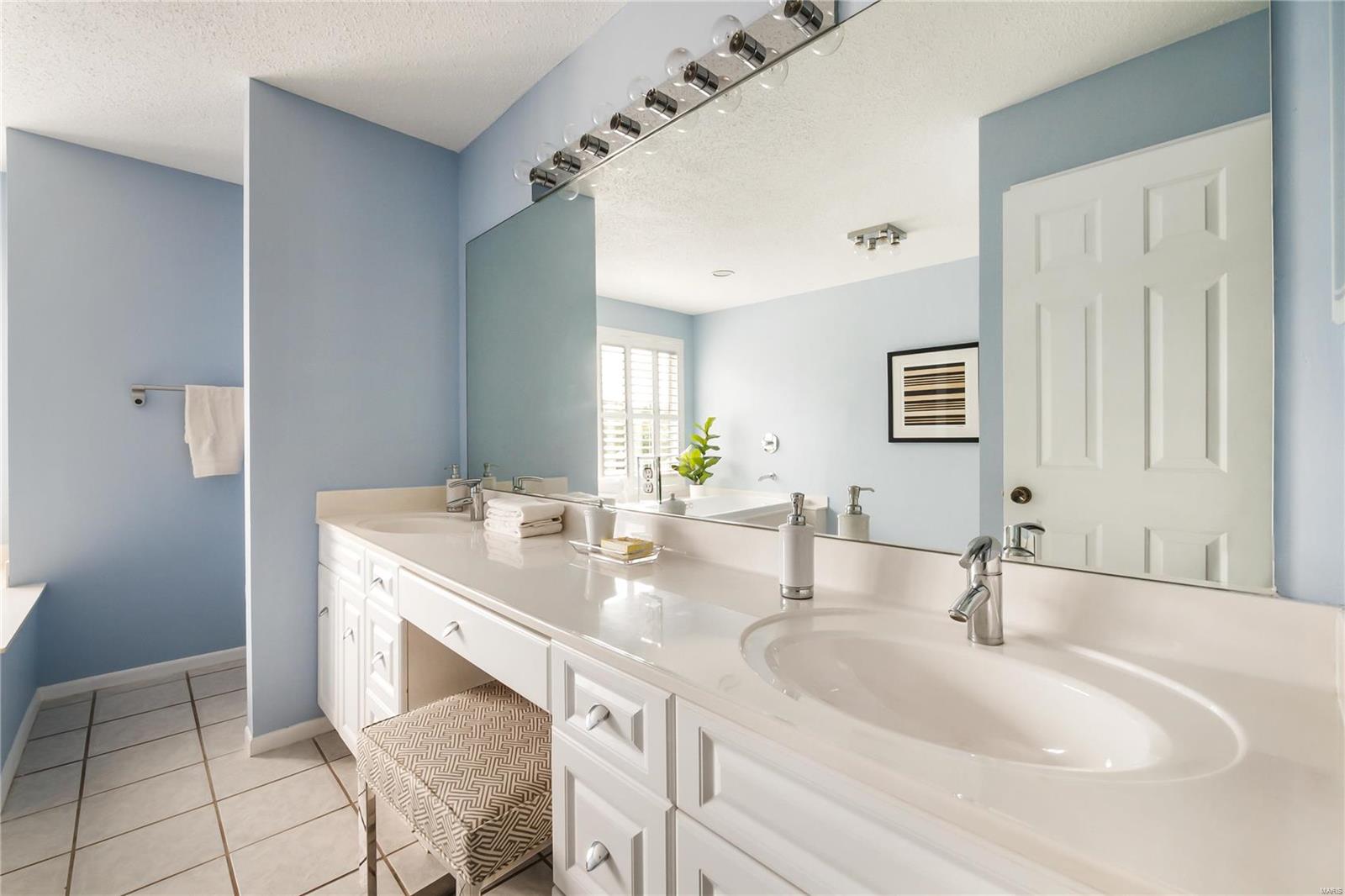 1072 North Spoede Road St. Louis, MO 63146 - Photo 25 of 33 Gallery Image 25