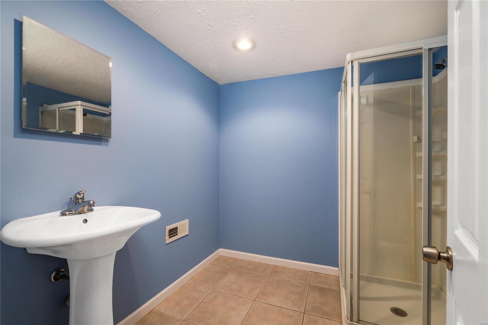 1072 North Spoede Road St. Louis, MO 63146 - Photo 31 of 33 Gallery Image 31