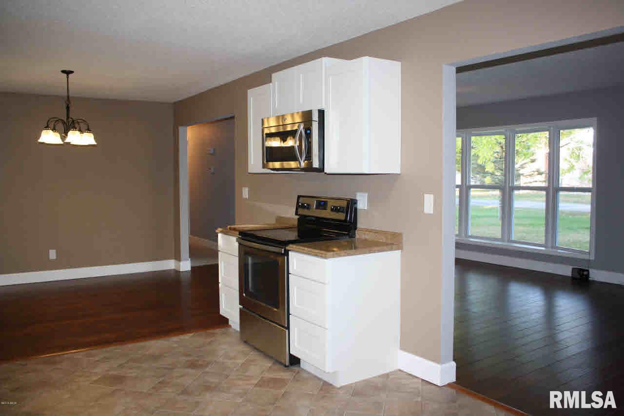 454 Edgewood Road Salem, IL 62881 - Photo 11 of 29 Gallery Image 11