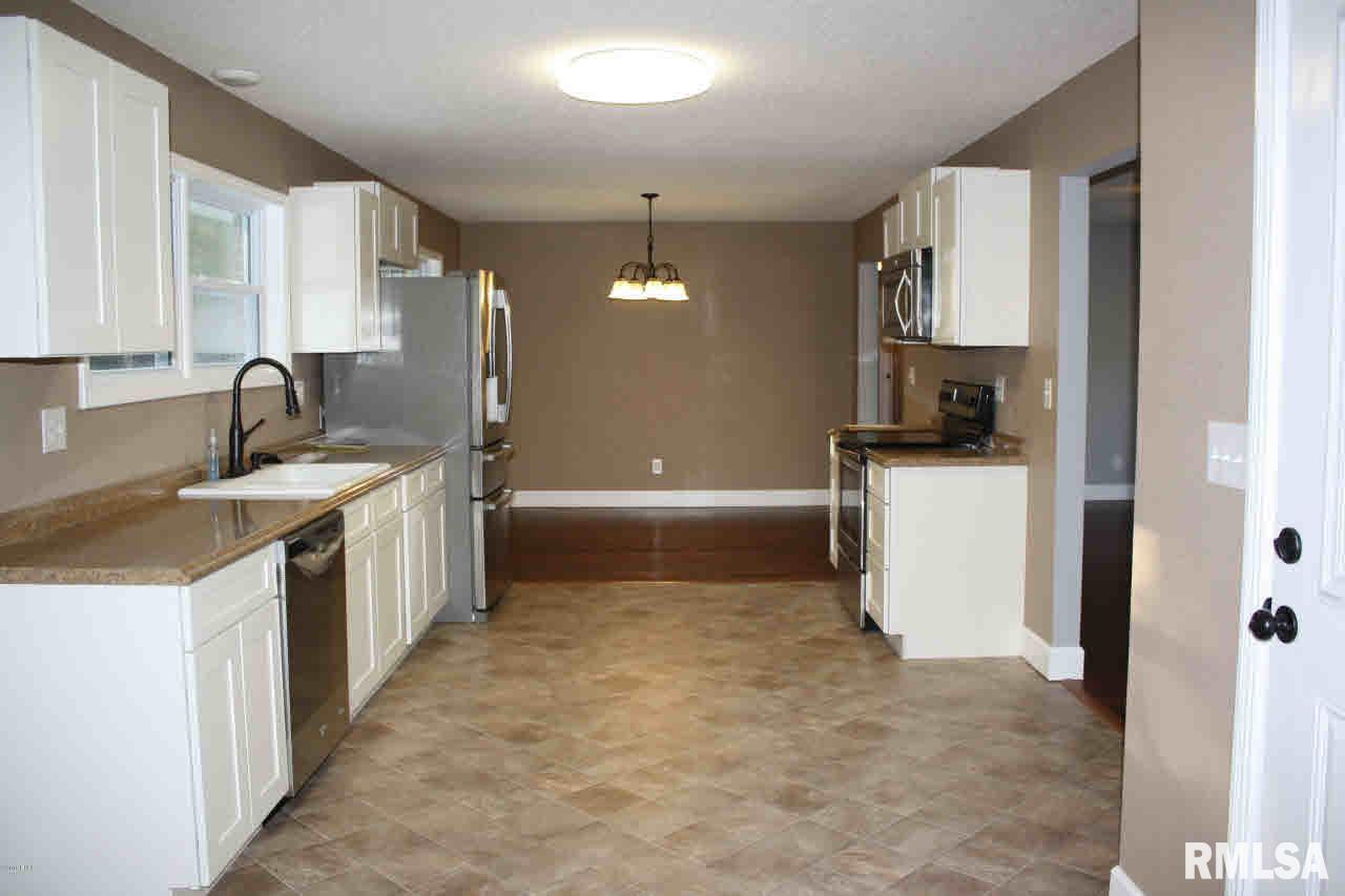 454 Edgewood Road Salem, IL 62881 - Photo 14 of 29 Gallery Image 14