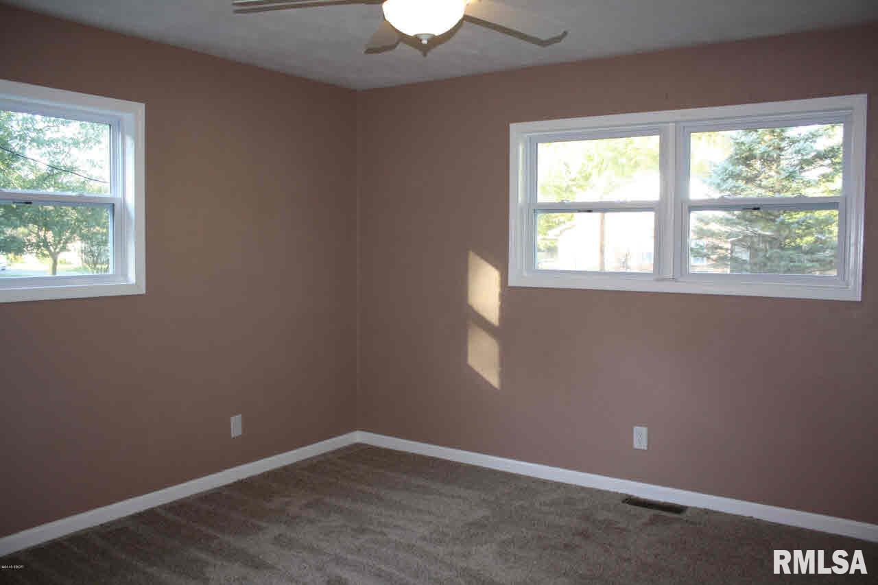 454 Edgewood Road Salem, IL 62881 - Photo 18 of 29 Gallery Image 18