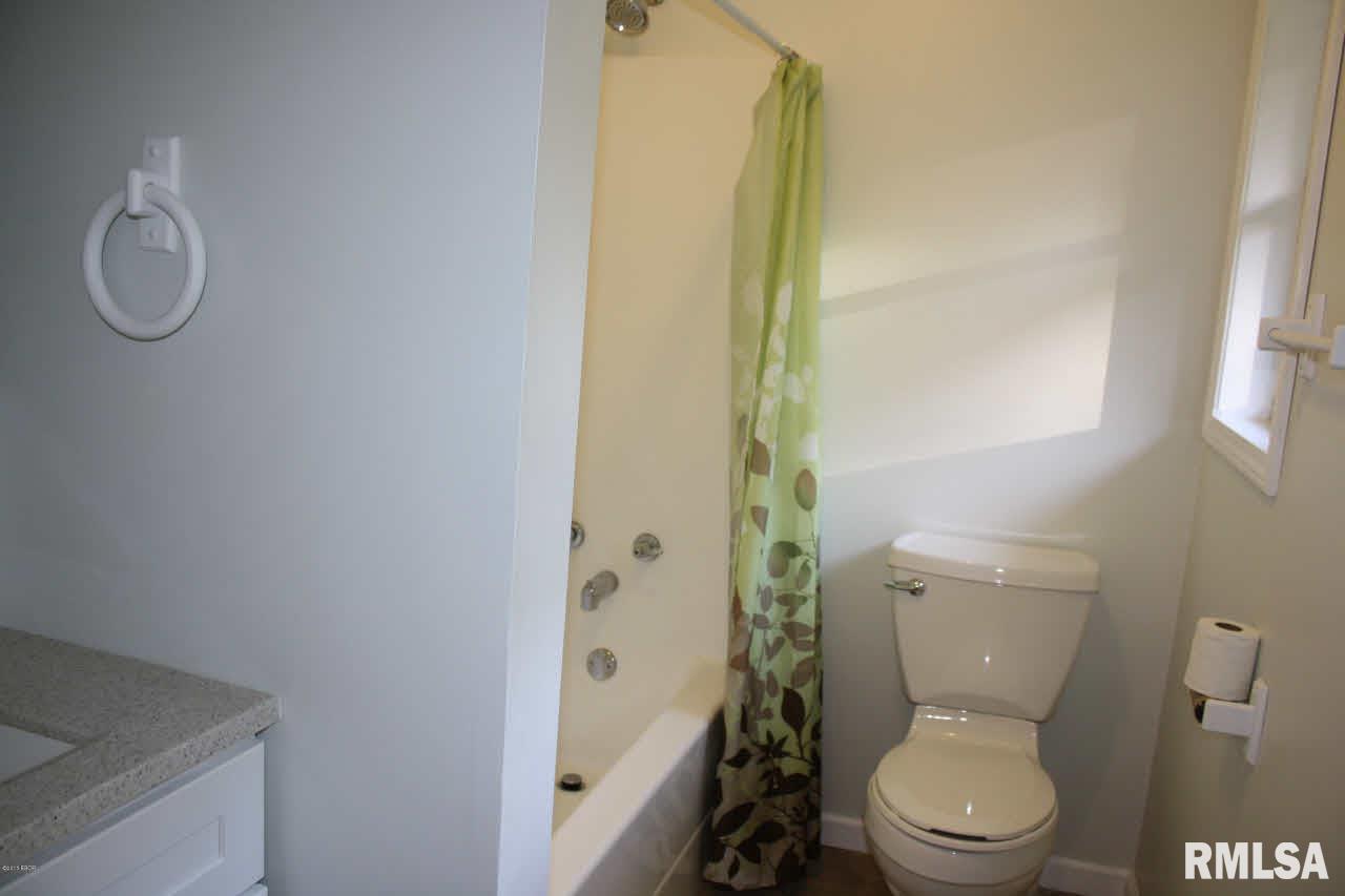 454 Edgewood Road Salem, IL 62881 - Photo 20 of 29 Gallery Image 20