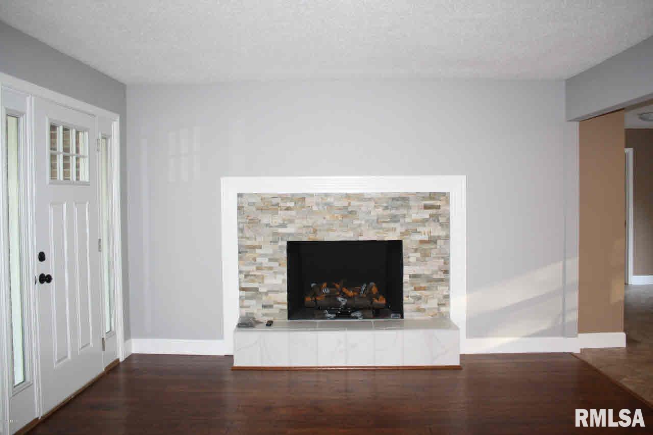 454 Edgewood Road Salem, IL 62881 - Photo 2 of 29 Gallery Image 2