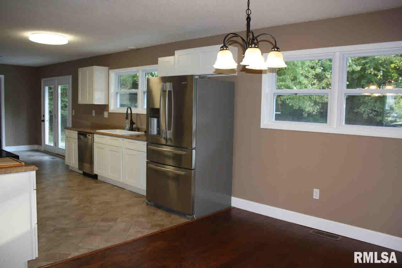 454 Edgewood Road Salem, IL 62881 - Photo 6 of 29 Gallery Image 6