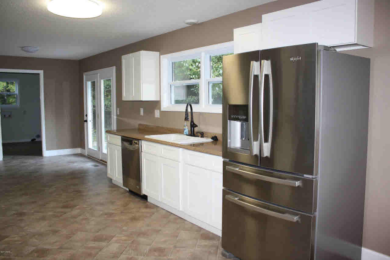 454 Edgewood Road Salem, IL 62881 - Photo 8 of 29 Gallery Image 8