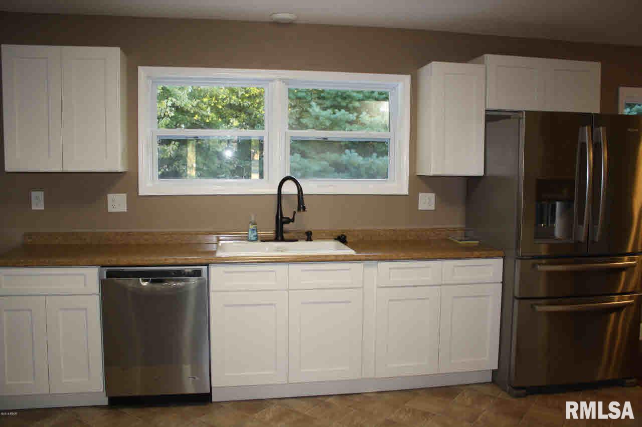 454 Edgewood Road Salem, IL 62881 - Photo 9 of 29 Gallery Image 9