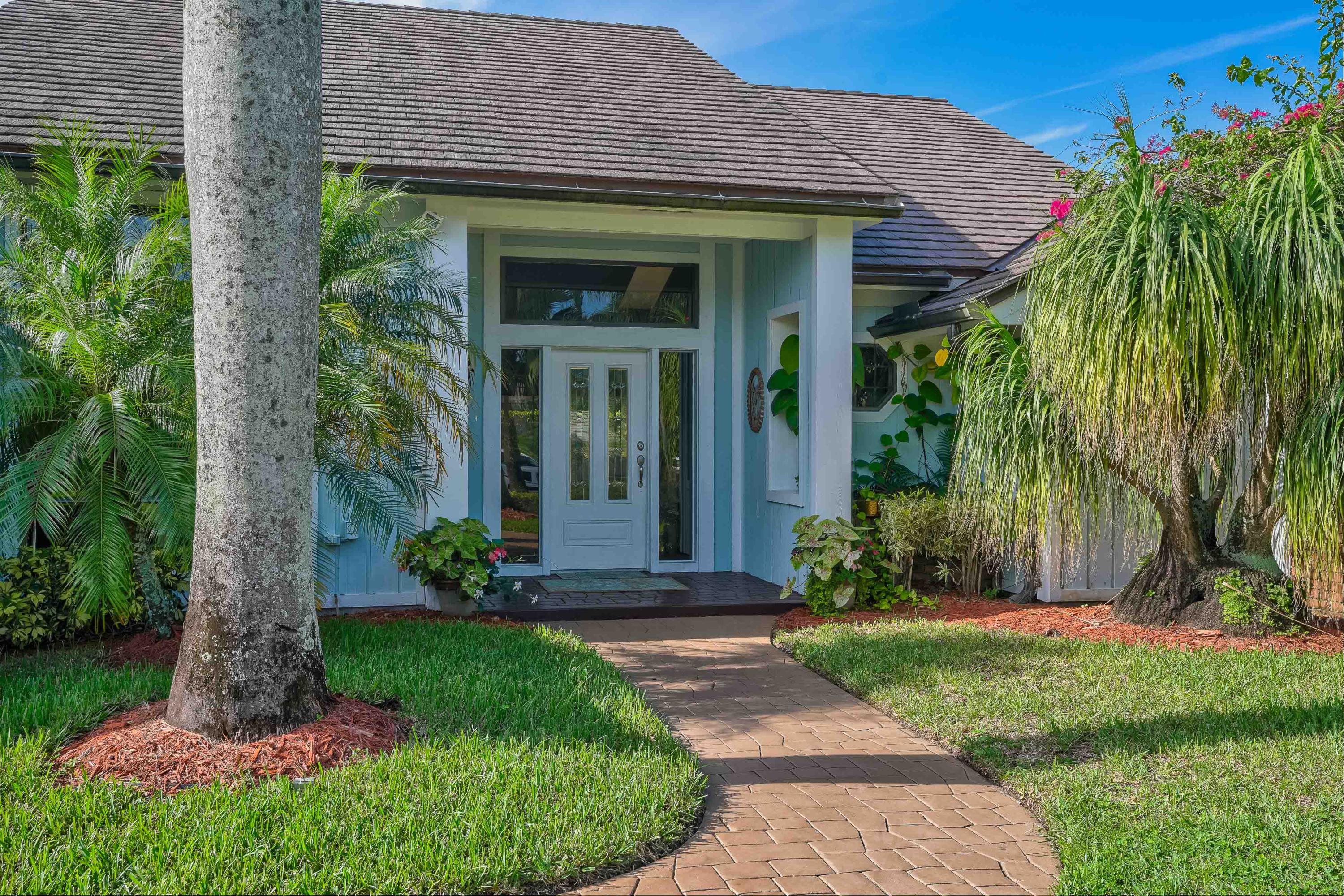 19987 Wilkinson Leas Road Jupiter, FL 33469 - Photo 4 of 25 09_dsc04575_6_7_8_9
