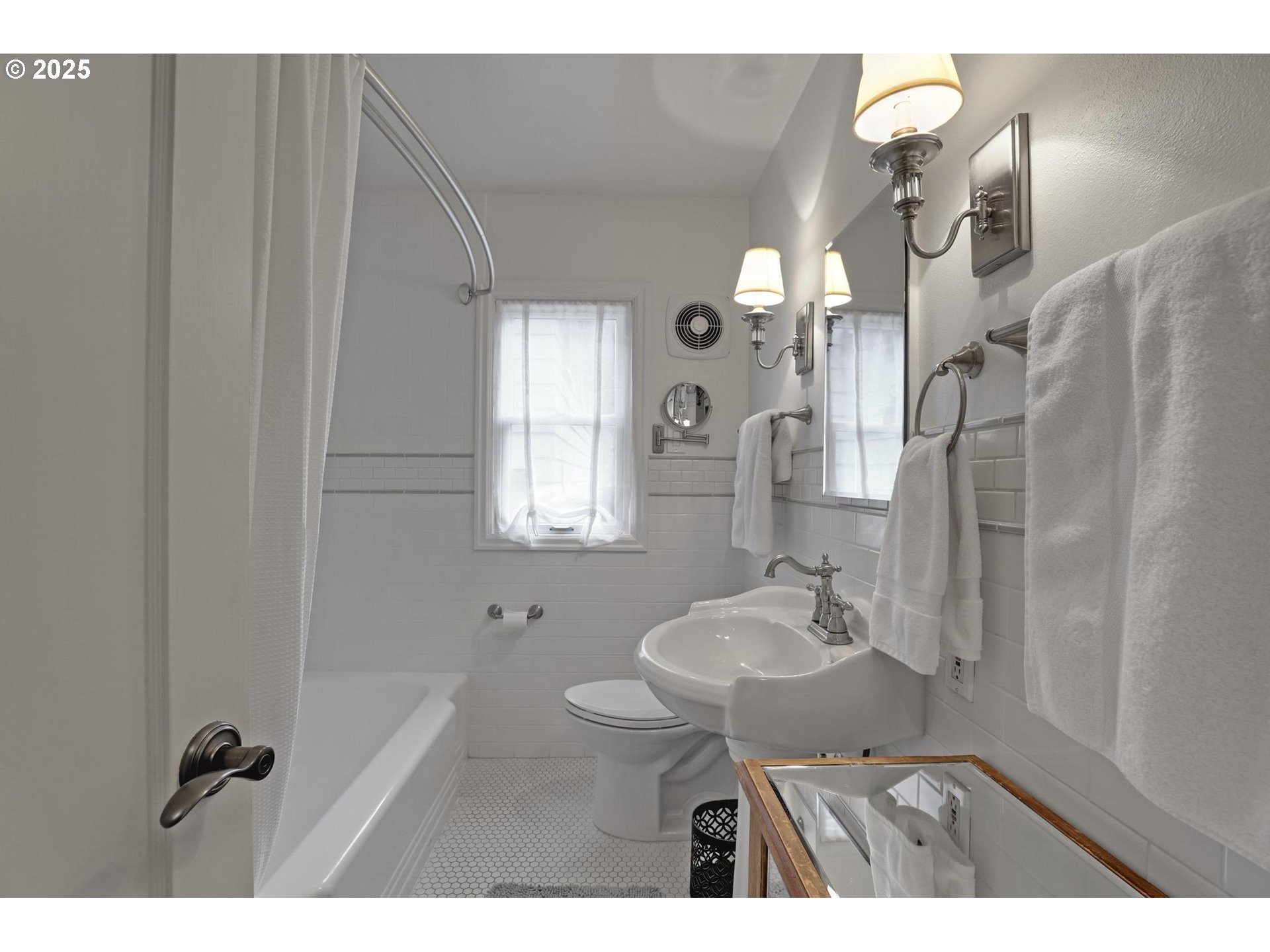 8535 Southwest Birchwood Road Portland, OR 97225 - Photo 31 of 47 Gallery Image 31
