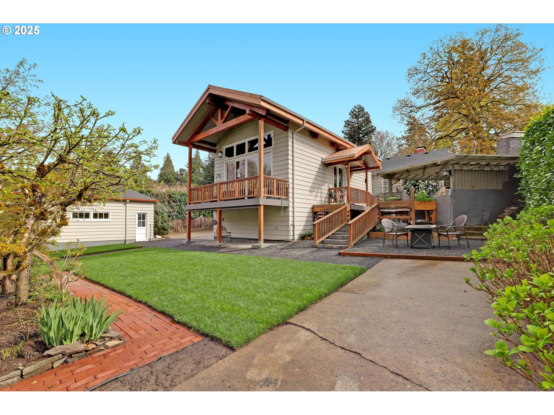 8535 Southwest Birchwood Road Portland, OR 97225 - Photo 8 of 47 Gallery Image 8