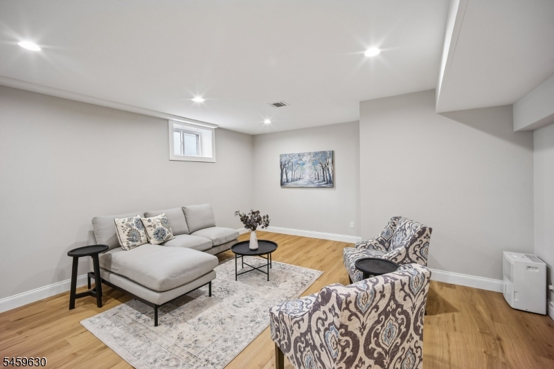 5 Briar Cliff Road Livingston, NJ 07039 - Photo 36 of 47 Gallery Image 36
