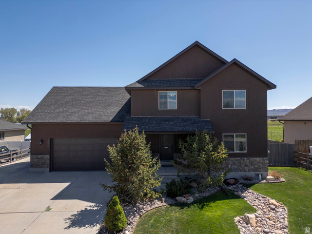 1832 Sunstone Way Vernal, UT 84078 - Photo 1 of 27
