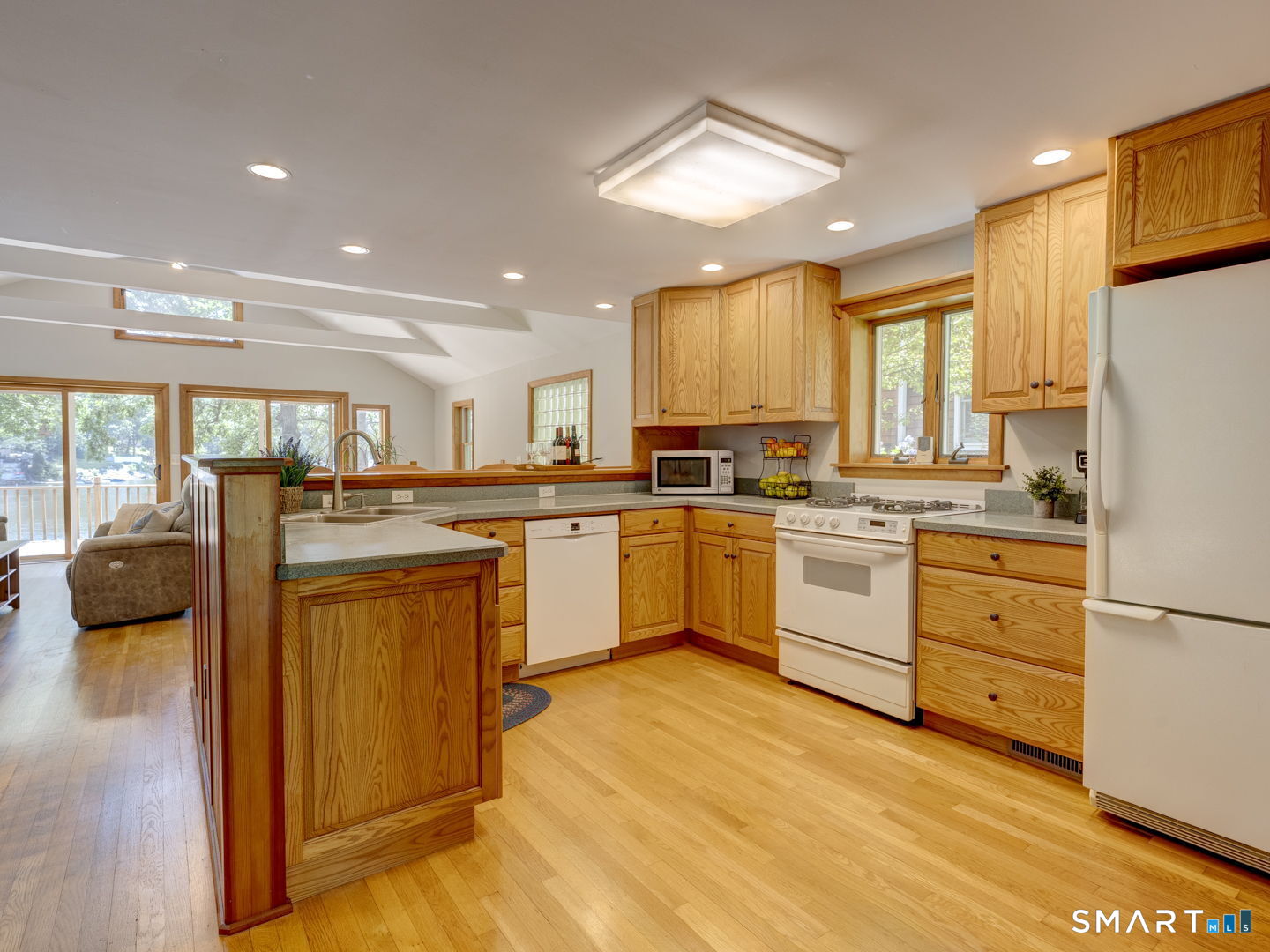 75 Bay Road East Hampton, CT 06424 - Photo 10 of 37