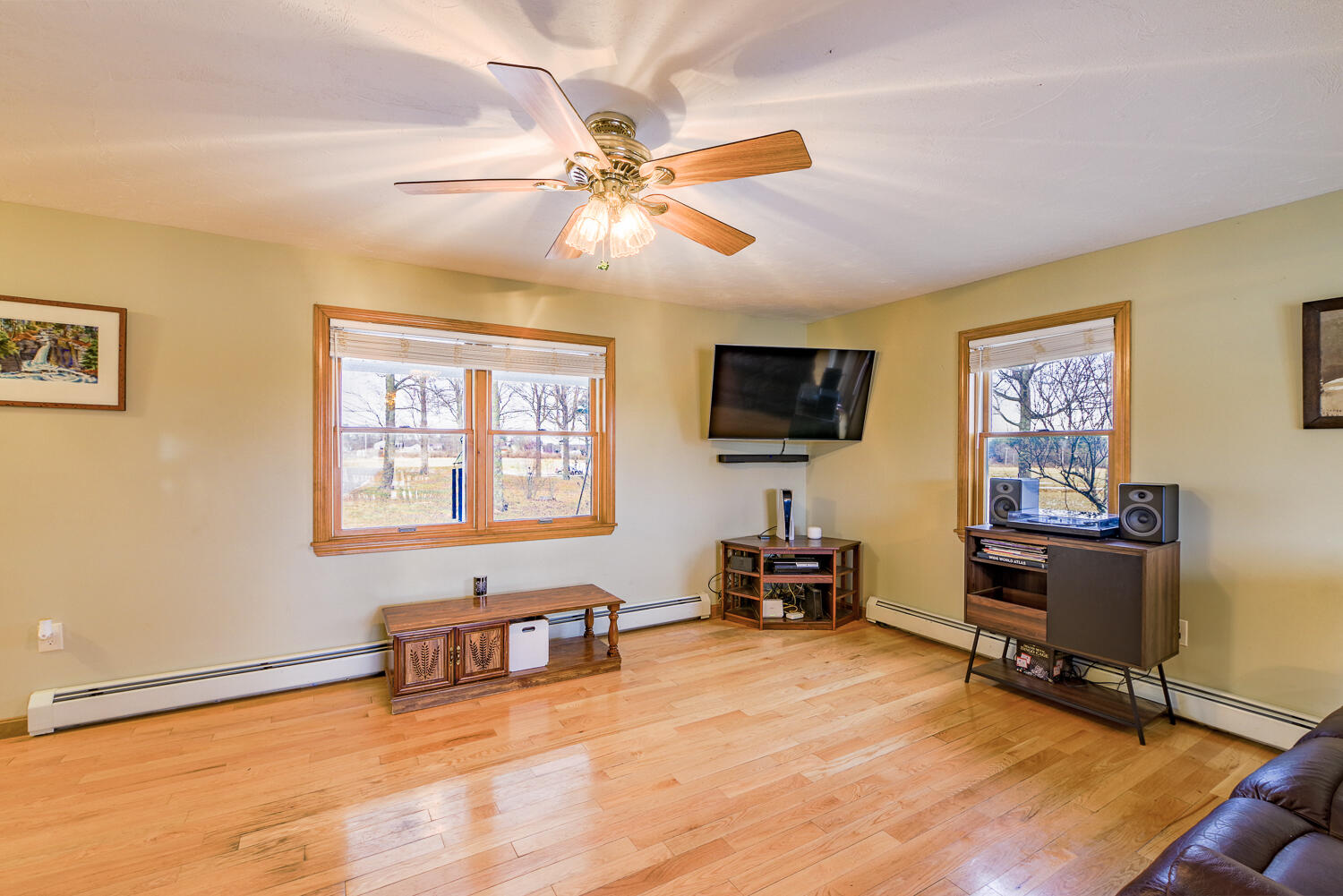 19 Trask Road Waterville, ME 04901 - Photo 27 of 50 Living Room