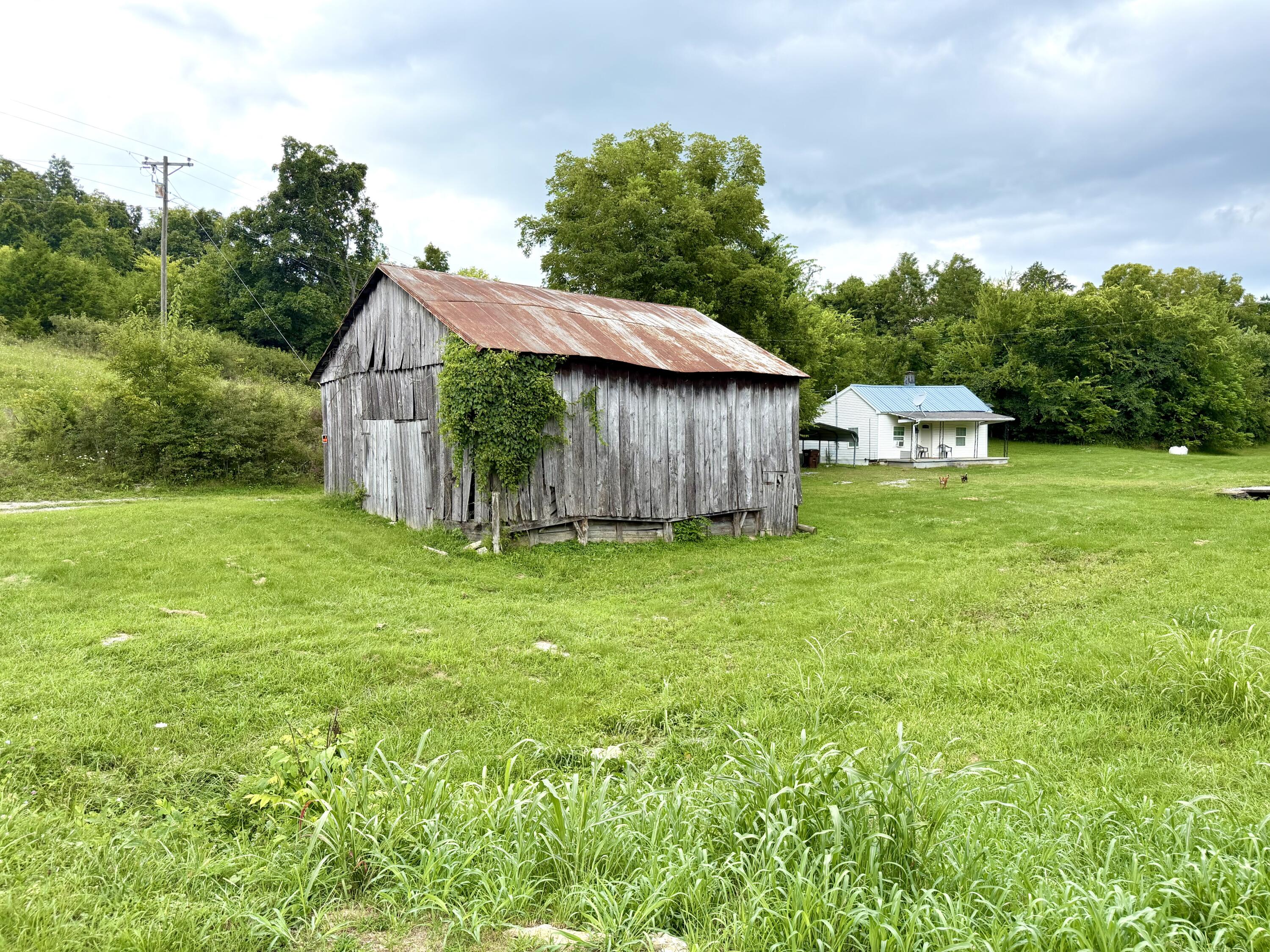 180 Russell Branch Road Harrodsburg, KY 40330 - Photo 5 of 10 IMG_4445