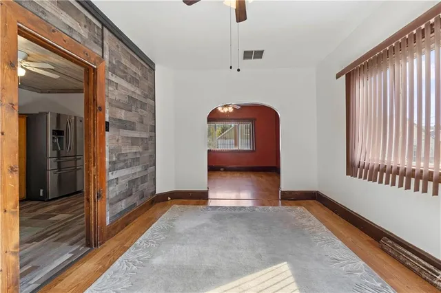 a view of an entryway with a livingroom