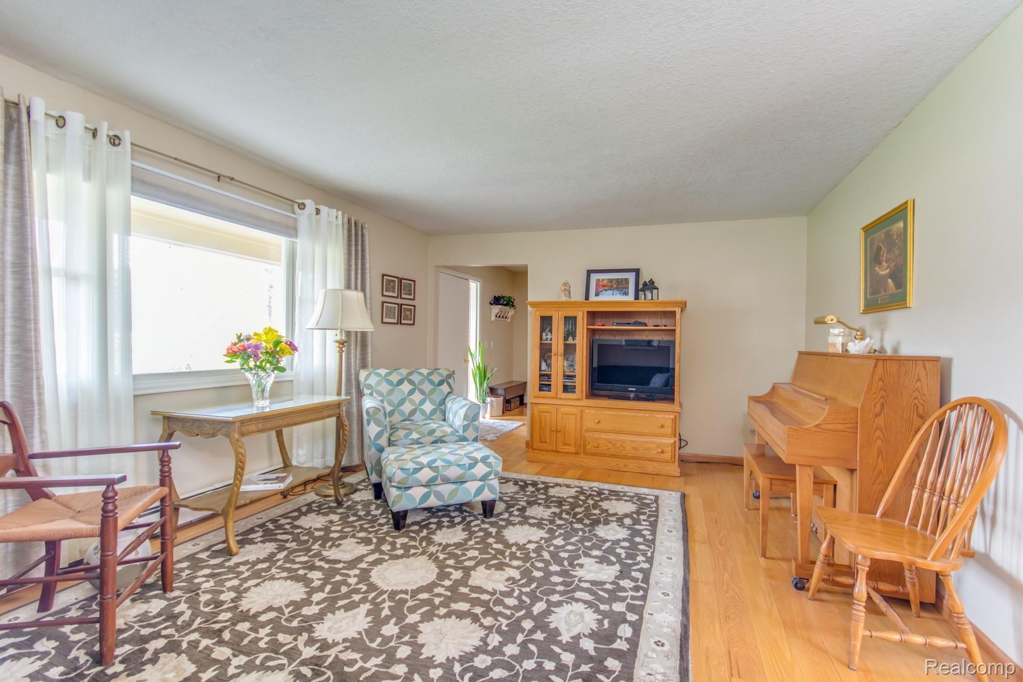 3530 Morocco Road Petersburg, MI 49270 - Photo 7 of 29 DSC_1520enf.jpg