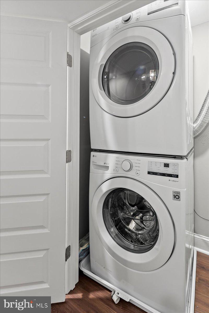 111 Sunnyside Road Silver Spring, MD 20910 - Photo 43 of 44 a utility room with dryer and washer