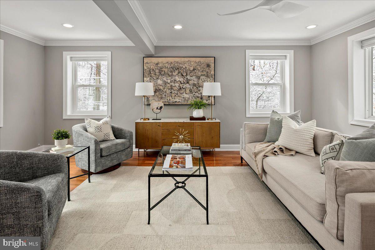 111 Sunnyside Road Silver Spring, MD 20910 - Photo 5 of 44 a living room with furniture and windows