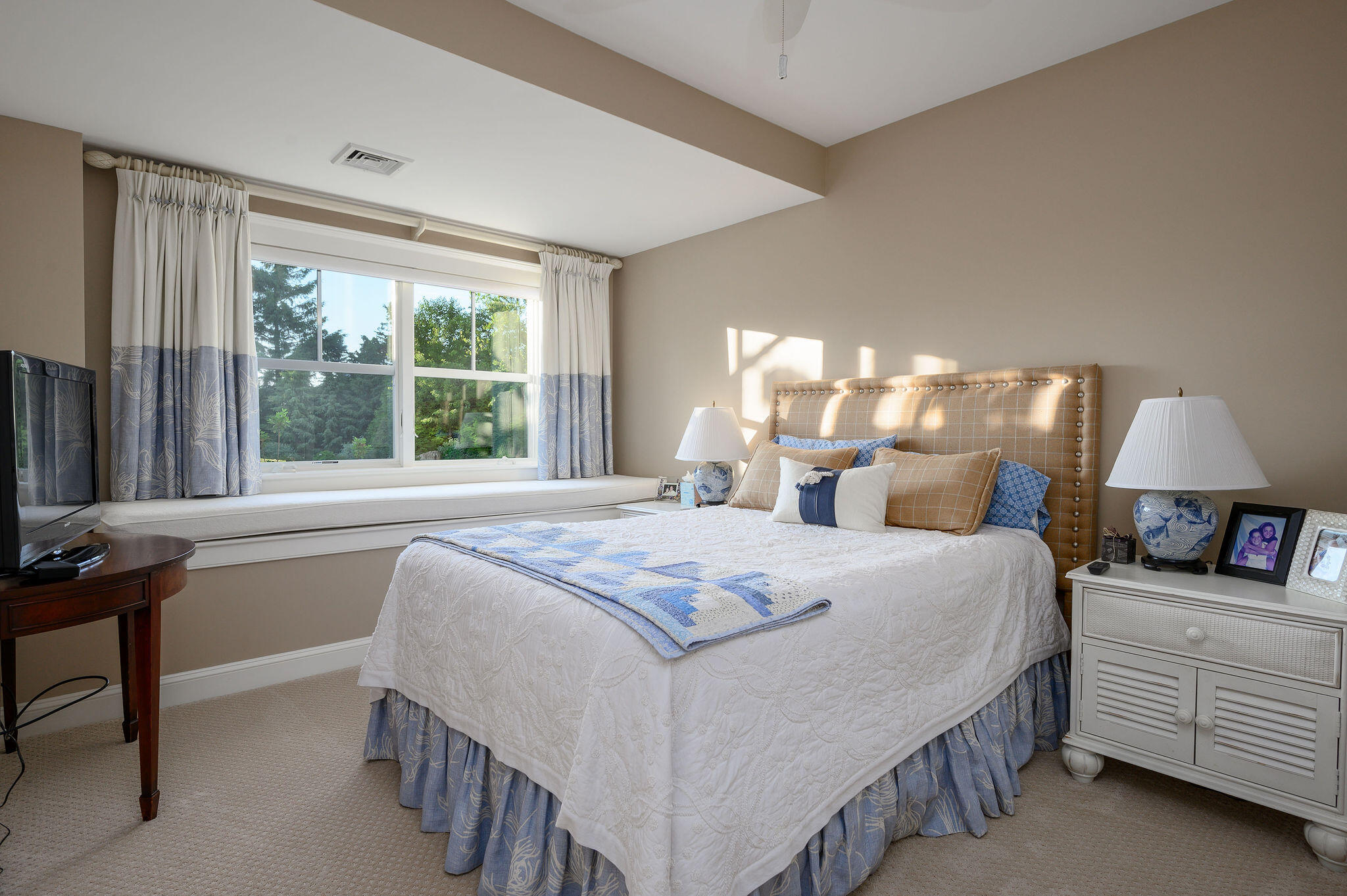 111 Harris Meadow Lane Barnstable, MA 02630 - Photo 44 of 56 a bedroom with a bed and a window