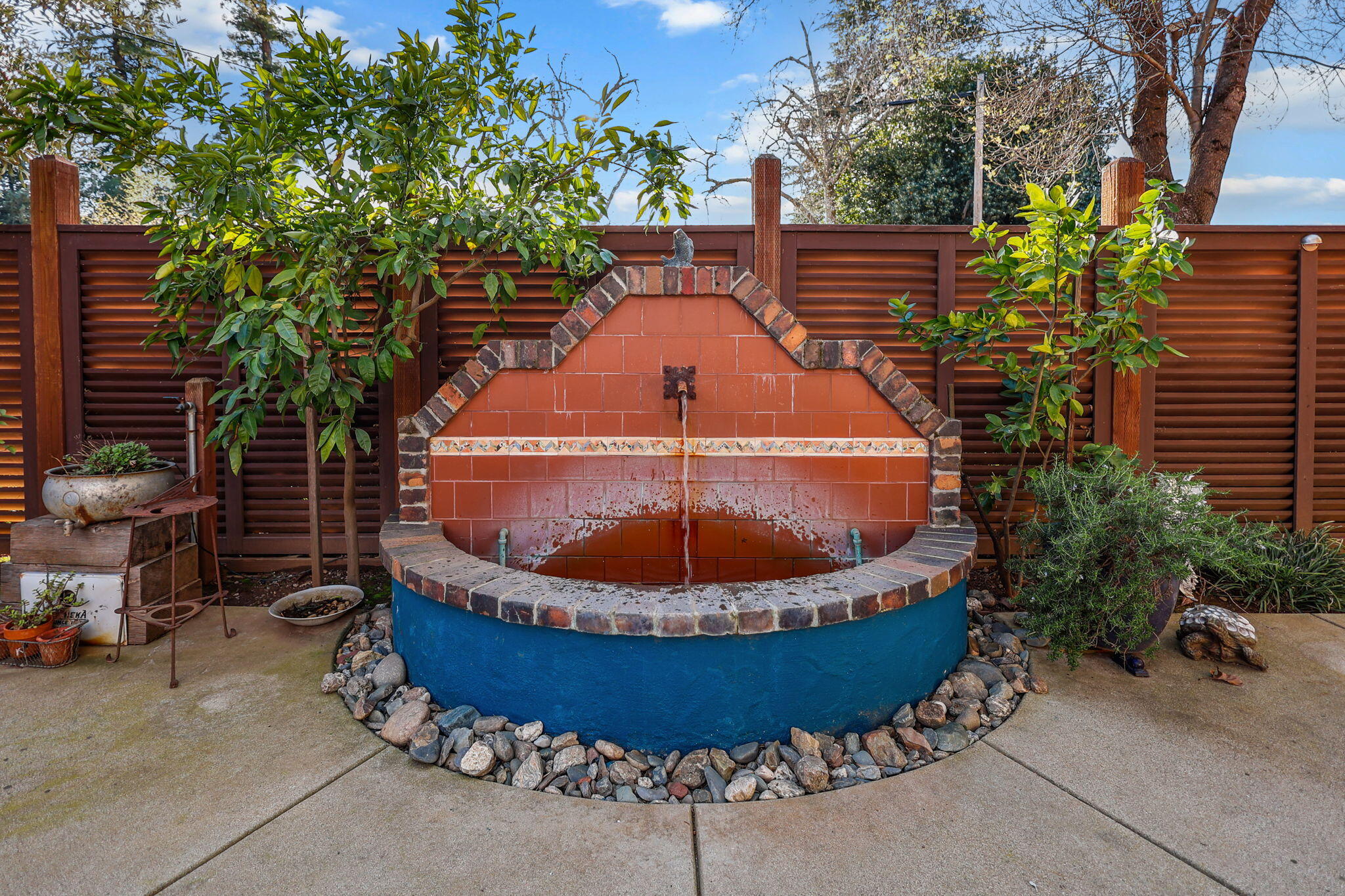 1465 Riverside Drive Redding, CA 96001 - Photo 42 of 163 a view of a swimming pool with back yard