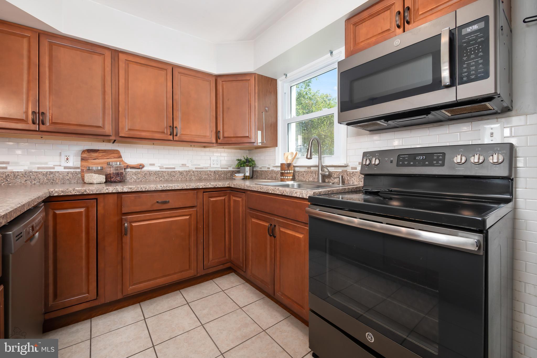 211 Madison Road Willow Grove, PA 19090 - Photo 13 of 39 Kitchen