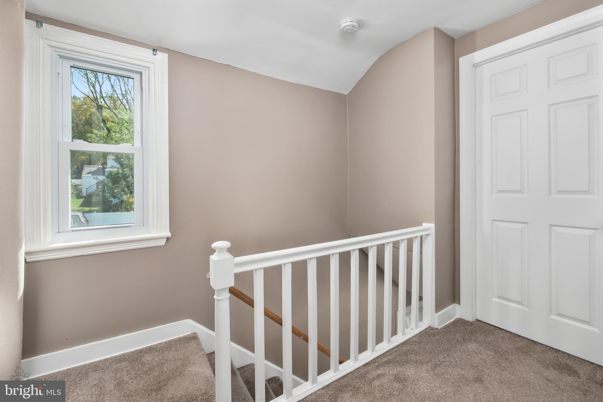 211 Madison Road Willow Grove, PA 19090 - Photo 19 of 39 2nd Floor Hall