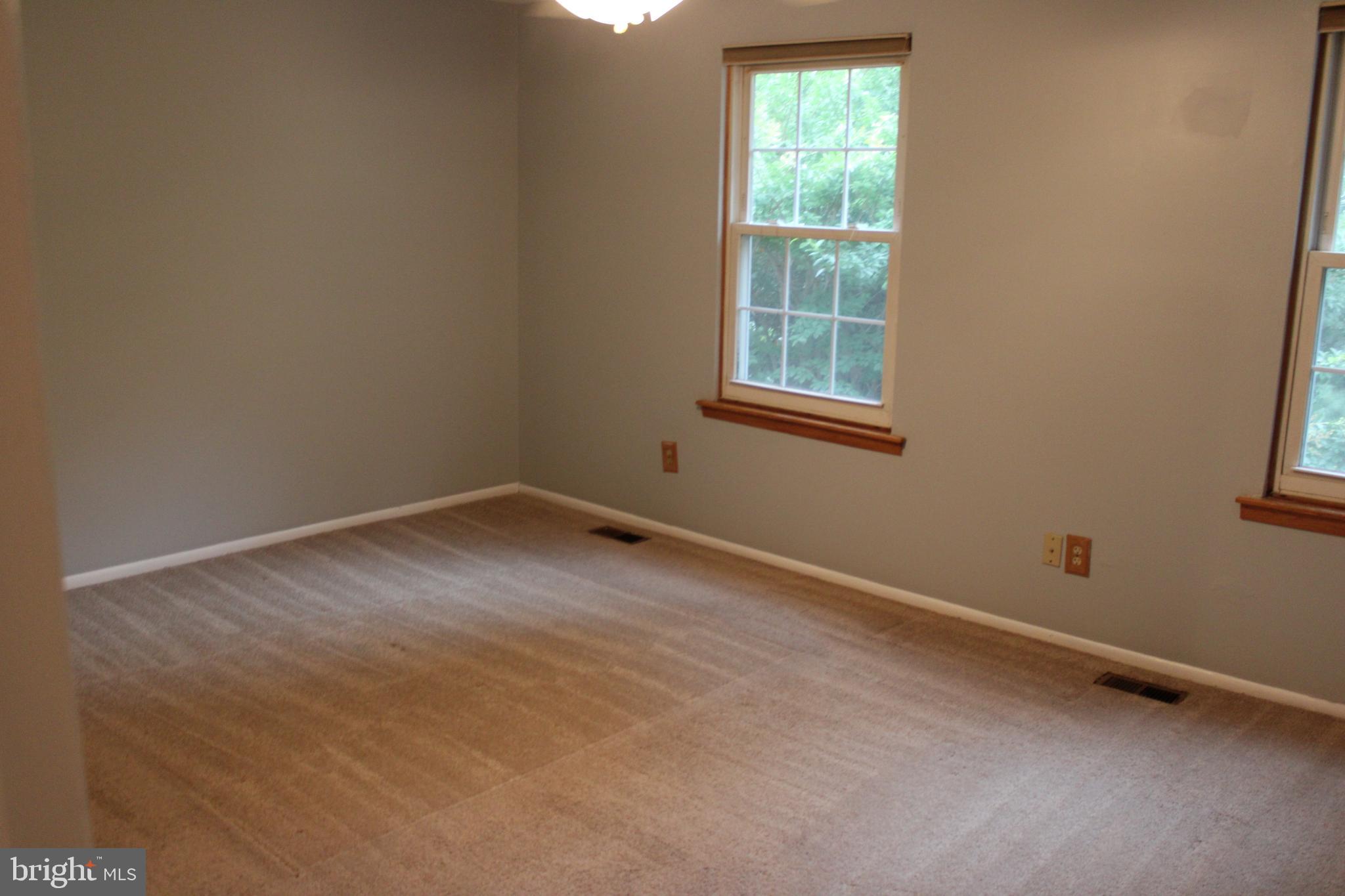 2505 Ebony Road Parkville, MD 21234 - Photo 9 of 34