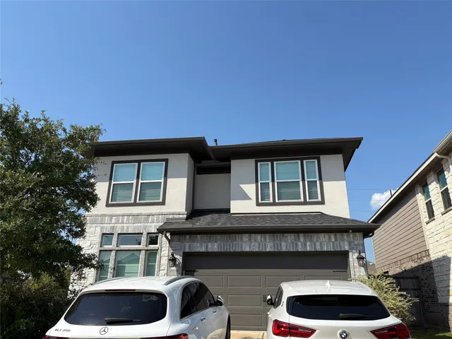 a front view of house with yard