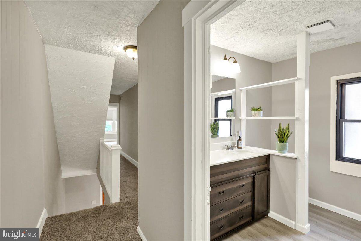 5 West 2nd Avenue Lititz, PA 17543 - Photo 16 of 33