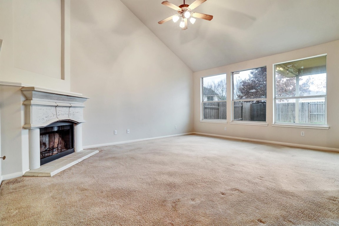 22215 Bridgestone Pine Court Spring, TX 77388 - Photo 11 of 42 Family Room