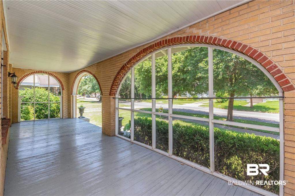 158 South Catherine Street Mobile, AL 36604 - Photo 4 of 40