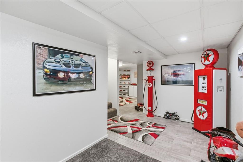 120 Crestview Manor Monongahela, PA 15063 - Photo 28 of 38 a bedroom with furniture and a bed