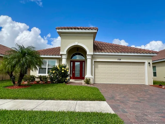 $469,900 | 1728 Berkshire Circle Southwest, Vero Beach, FL 32968