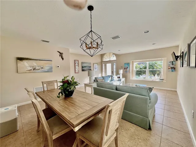 $469,900 | 1728 Berkshire Circle Southwest, Vero Beach, FL 32968