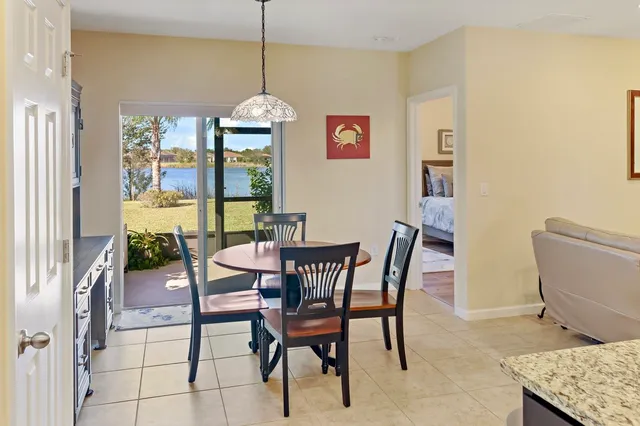 $469,900 | 1728 Berkshire Circle Southwest, Vero Beach, FL 32968