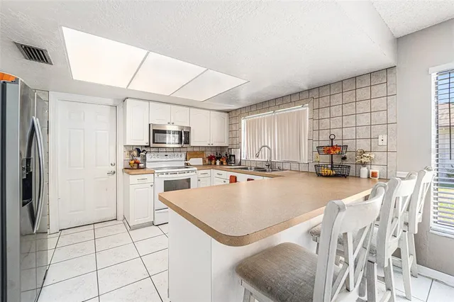 $340,000 | 2003 Poplar Court, Plant City, FL 33563