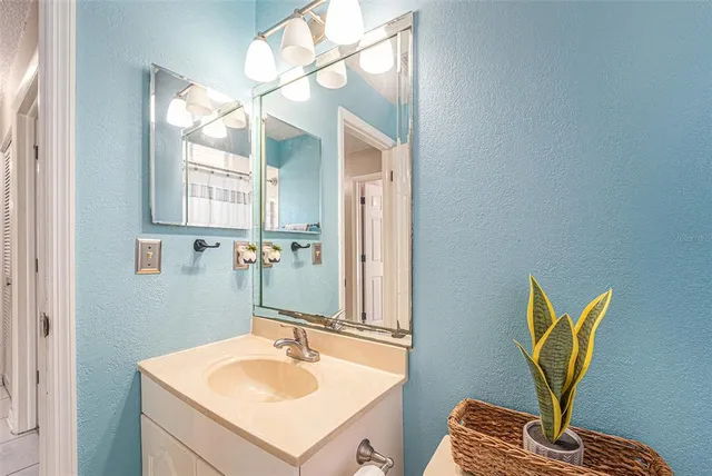 $340,000 | 2003 Poplar Court, Plant City, FL 33563